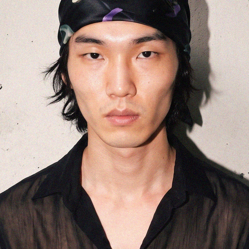 Black_bandana_closeup.jpg